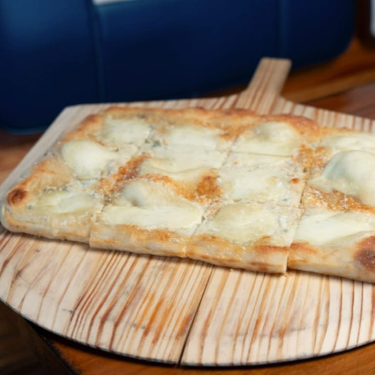 Quattro Formaggi Pizza Delight