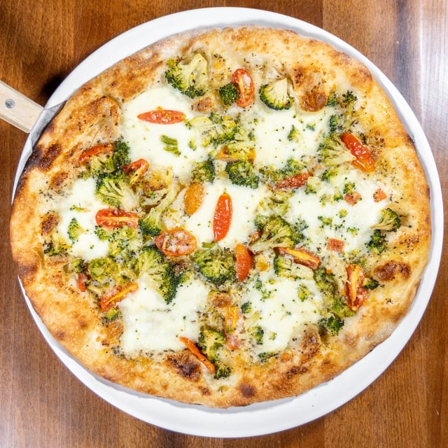 Aglio Olio Pizza Napoletana.
