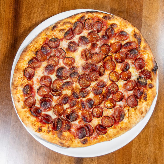 Pepperoni Pizza Napoletana.